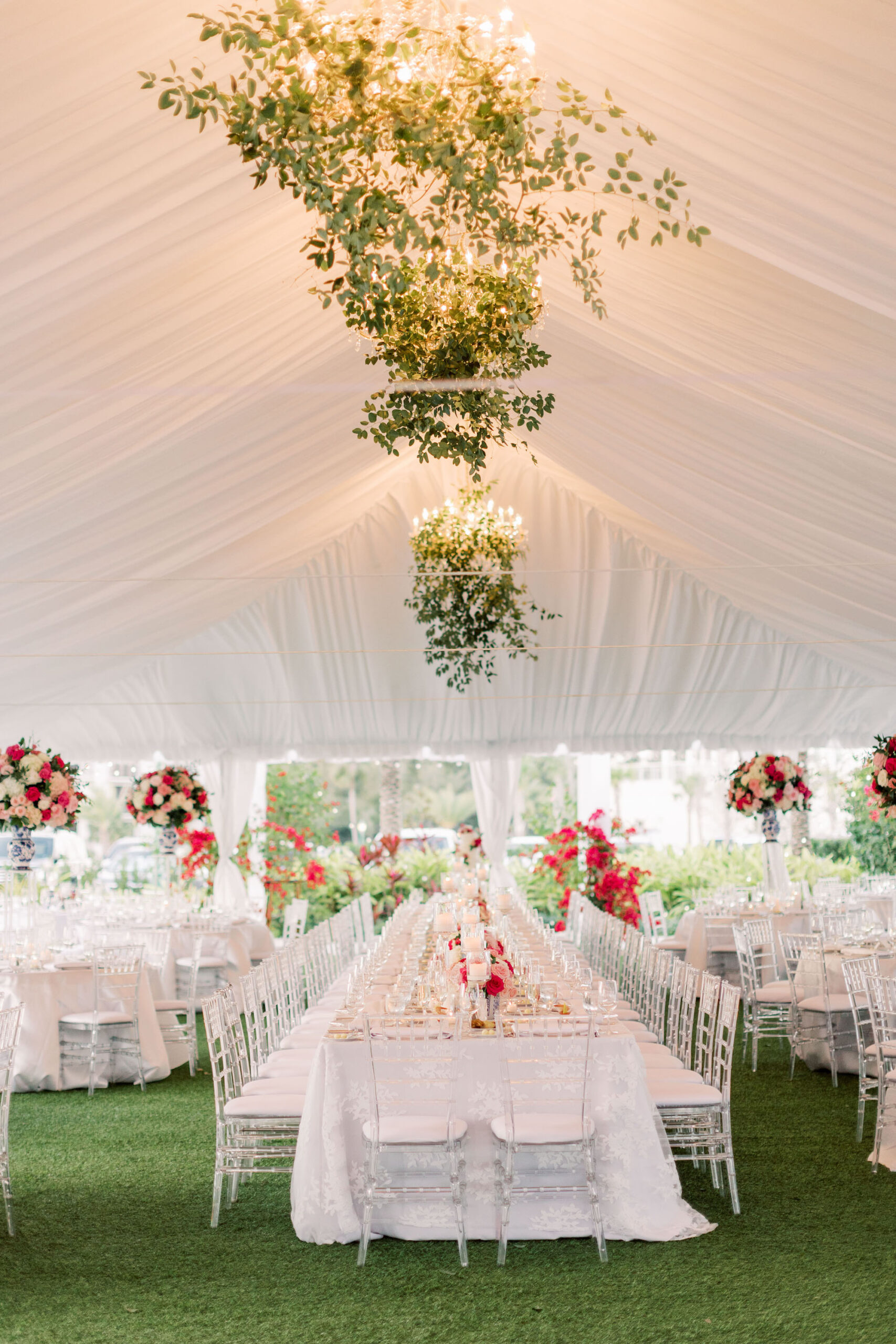 Wedding reception tent, with decor provided by Gabro Event Services, an event rental company in Tampa, FL.