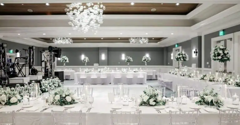 Classic white rooftop wedding inspiration at the Hyatt Regency Clearwater Beach