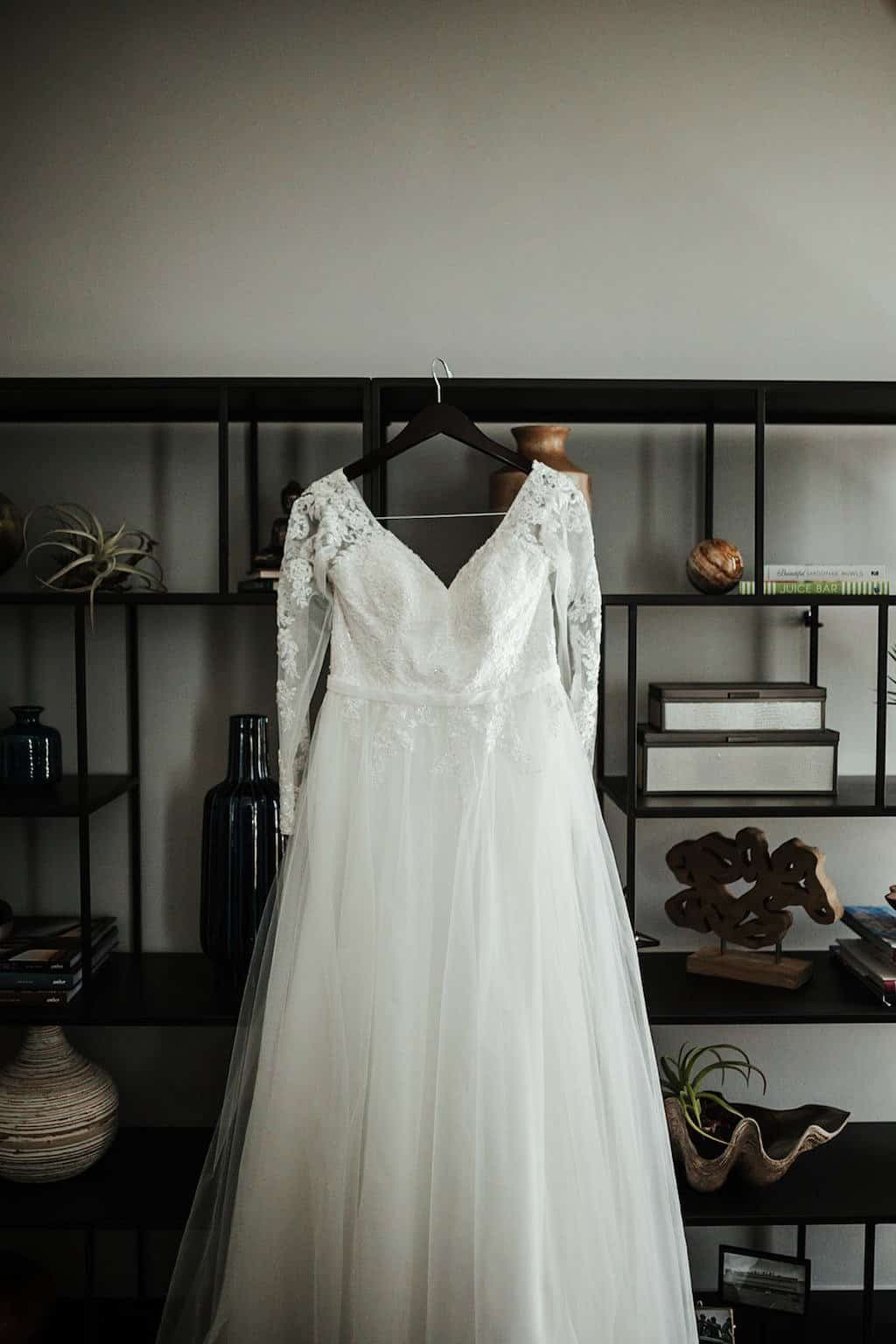 Elegant White, Purple, and Gray Winter Inspired Tampa Wedding | Hotel Alba